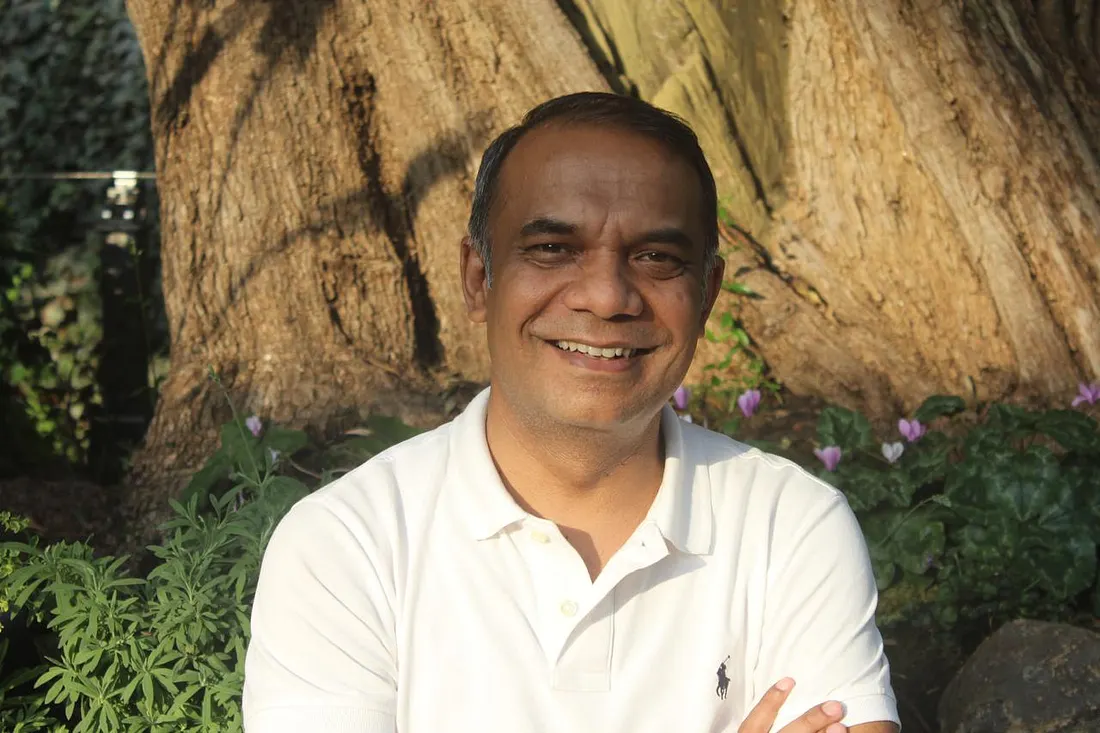 picture of a dad smiling